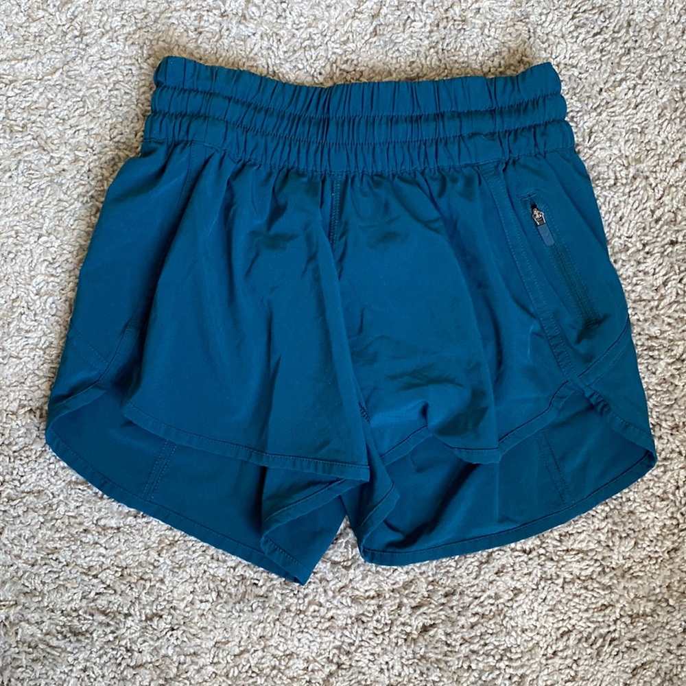 LuluLemon Women’s Running Shorts 🤍 🍋
